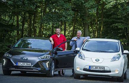 Ruhe und Niestegge mit Hyundai und Nissan Leaf